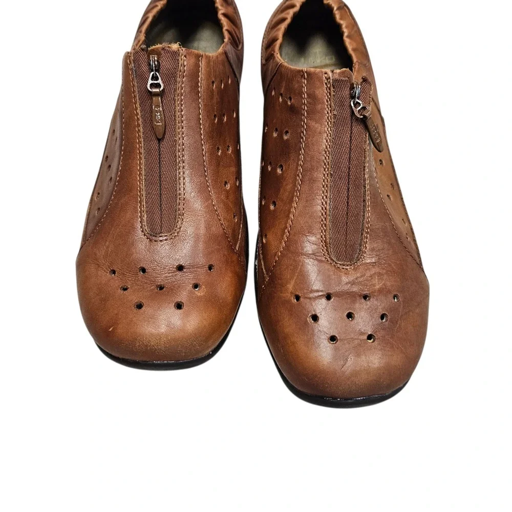 Dansko Loafers Women 39 Brown Leather Front Zip Perforated Comfort Walking Shoes